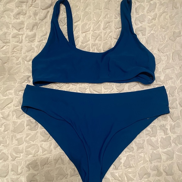 ✨ 2/$20✨Shein Bikini Size XL - Picture 1 of 2